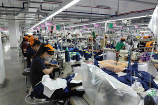 Dệt may Việt Nam “vượt khó” thành công