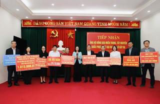 Ủy ban MTTQ Việt Nam tỉnh Ninh Bình tiếp nhận hơn 3 tỷ đồng ủng hộ đồng bào miền Trung - Tây Nguyên