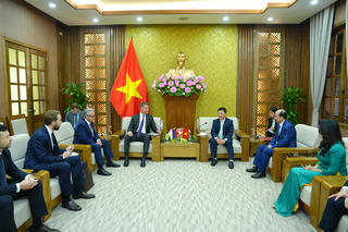 Thứ trưởng Mai Lương Khôi tiếp ông Dmitry Aristov, Giám đốc Cơ quan Thi hành án Liên bang Nga