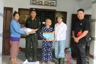 Cảnh sát cơ động Nam Trung Bộ và hành trình mang “lửa ấm” về vùng lũ