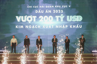 Kim ngạch xuất nhập khẩu tại Hải quan Khu vực V vượt 200 tỷ USD