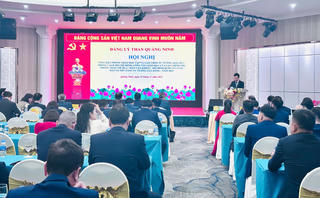 Công ty cổ phần Than Mông Dương nhận Giấy khen của Đảng uỷ Than Quảng Ninh 