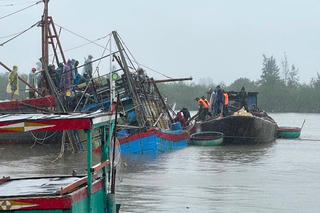 BĐBP Quảng Trị kịp thời cứu hộ tàu cá gặp sự cố tại khu vực Nam Cửa Việt