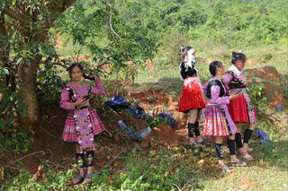 Thu hẹp khoảng cách thông tin để giảm nghèo đa chiều