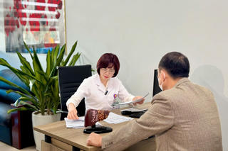 Người đàn ông ngứa toàn thân, nổi mẩn kéo dài vì thói quen không ngờ