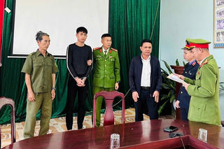 Khởi tố, bắt tạm giam đối tượng dùng dao chém cha ruột sau mâu thuẫn gia đình