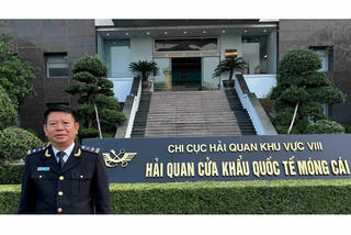 Triển khai Nghị quyết 173, 'siết' chặn buôn lậu thuốc lá điện tử qua cửa khẩu quốc tế Móng Cái 