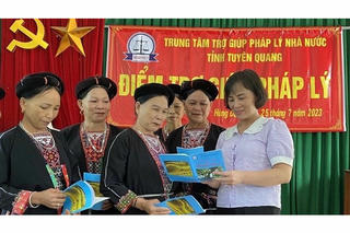 Trong trường hợp nào thì người dân tộc thiểu số là nạn nhân mua bán người được trợ giúp pháp lý?