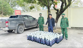 Quảng Ninh bắt giữ vụ vận chuyển khí cười số lượng lớn