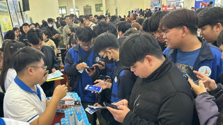 “Tư vấn – Tuyển dụng - Kết nối việc làm” cho hơn 300 sinh viên, người lao động tại Lâm Đồng