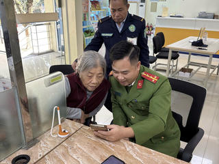 Công an xã Bát Xát kịp thời ngăn chặn vụ việc có dấu hiệu lừa đảo trên không gian mạng