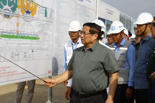 Thủ tướng kiểm tra hiện trường sân bay Long Thành trước mốc đón chuyến bay đầu tiên