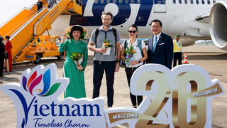 Ngành du lịch  đón vị khách du lịch quốc tế thứ 20 triệu đến Việt Nam