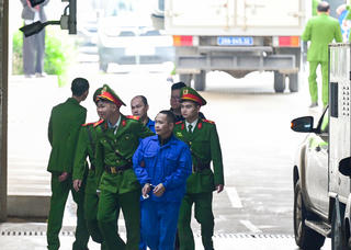 Xét xử cựu Phó Chánh án tòa Cấp cao tại Đà Nẵng và 27 bị cáo khác