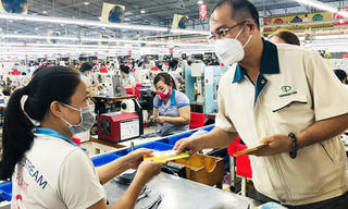 'Hé lộ' thưởng Tết ở nhiều doanh nghiệp: Có nơi chi tới 700 tỷ đồng cho người lao động