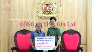 Cụ ông từ TP Hồ Chí Minh vào Gia Lai tặng 300 triệu đồng xây nhà cho dân