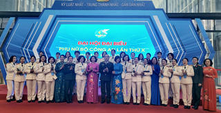 Thượng tướng Trần Quốc Tỏ: Cần phát huy vai trò đội ngũ nữ tri thức trong CAND, tạo mọi điều kiện để chị em thực hiện tốt vai trò “thiên chức” 