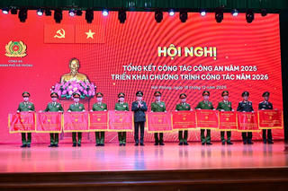 Công an Hải Phòng gương mẫu đi đầu trong phong trào thi đua
