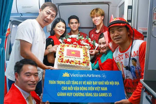 Vietnam Airlines đưa các vận động viên Việt Nam trở về sau SEA Games 33