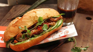 Lại thêm một vụ ngộ độc, hơn 60 người nhập viện sau khi ăn bánh mì