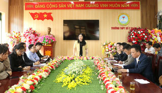 Vụ việc hàng trăm học sinh nghỉ học tại Lào Cai: Phó Chủ tịch UBND tỉnh trực tiếp đối thoại với người dân Bản Hồ