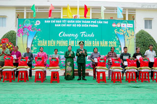 Ấm áp 'Xuân Biên phòng ấm lòng dân bản' ở khu vực biên giới biển TP Cần Thơ