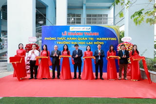  Khánh thành Phòng thực hành Quản trị – Marketing tại Trường Đại học Lạc Hồng