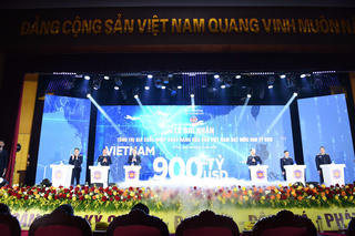 Tổng kim ngạch xuất nhập khẩu năm 2025 nước ta ‘cán mốc’ 900 tỷ USD