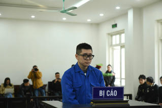 Lý do hoãn phiên xử người đàn ông đánh phụ nữ tại sảnh thang máy chung cư ở Hà Nội