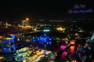 Cần Thơ khai mạc Lễ hội Văn hóa sông nước với rực rỡ sắc màu