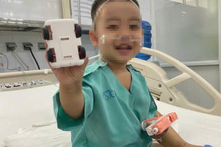 Nhân viên bảo vệ kịp thời cứu bé trai 2 tuổi bị đuối nước