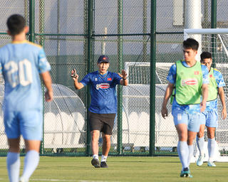 Ông Kim Sang Sik muốn nhiều cầu thủ U23 được chơi bóng ở môi trường tốt hơn