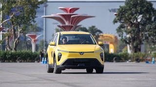 Ưng khả năng tiết kiệm chi phí của VF e34, tài xế dịch vụ mạnh dạn lên đời Limo Green Ưng khả năng tiết kiệm chi phí của VF e34, tài xế dịch vụ mạnh dạn lên đời Limo Green