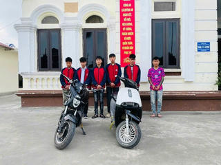 Bắt giữ nhóm thanh thiếu niên cướp xe máy điện tại Quốc lộ 10