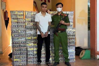 Bắt giữ tài xế vận chuyển 315kg pháo nổ