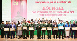 Báo Pháp luật Việt Nam nhận bằng khen của Bộ trưởng Bộ Quốc phòng