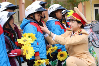 Lan tỏa yêu thương đến học sinh vùng khó qua Ngày hội ‘Sắc xuân tuổi thơ - Hương vị Tết Việt’