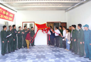 Khánh Hòa bàn giao 4 căn nhà cho người dân vùng lũ trong 'Chiến dịch Quang Trung'