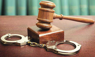 Bị chiếm đoạt gần tỷ đồng vì 'nhờ' giải quyết thủ tục hành chính