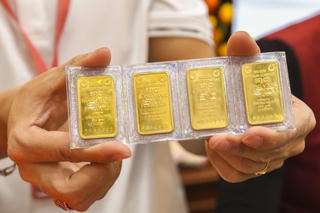 Tổ chức tín dụng gửi báo cáo trạng thái vàng hàng ngày trước 14h hôm sau