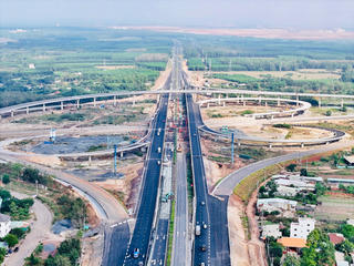 Cao tốc Biên Hòa - Vũng Tàu chạy ‘nước rút’ kịp thông xe trước Tết Nguyên đán