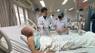 Bệnh viện Việt Đức cấp cứu 6 ca bị thương nặng do pháo nổ