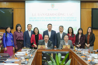 Bàn giao công tác giữa hai đơn vị thuộc Bộ Tư pháp