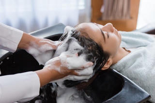 Hàng loạt dầu gội và dung dịch vệ sinh bị thu hồi do chứa chất cấm