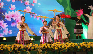 Rực rỡ đêm khai mạc 'Hẹn ước mùa hoa' trên cao nguyên Mộc Châu