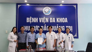 Hành động đẹp của cán bộ y tế Bắc Quảng Trị