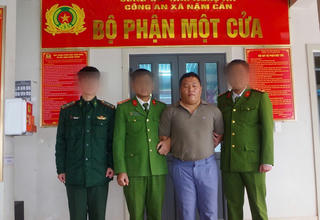 Thay tên đổi họ, trốn sang nước ngoài 17 năm vẫn không thoát 'tai mắt' công an