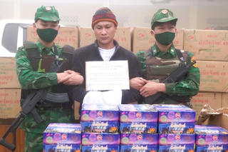 Bắt đối tượng vận chuyển hơn 1 tấn pháo nổ từ Lào về Việt Nam tiêu thụ