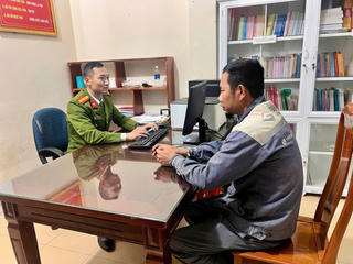 Làm giả sổ đỏ lừa đảo hơn 700 triệu đồng
