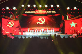 Hải Phòng rực rỡ chương trình nghệ thuật và bắn pháo hoa chào mừng thành công Đại hội XIV của Đảng 
